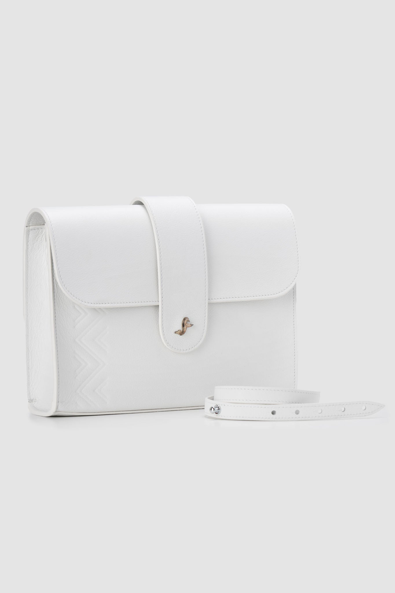 Kars leather clutch in white